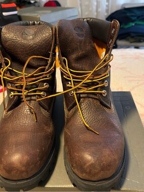 Timberland Brown Leather Work Boots with Yellow Contrast Laces